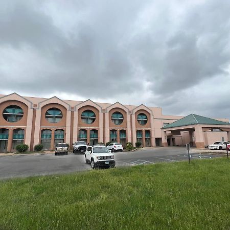 The Lodge Hotel And Banquets Bridgeton Exterior foto