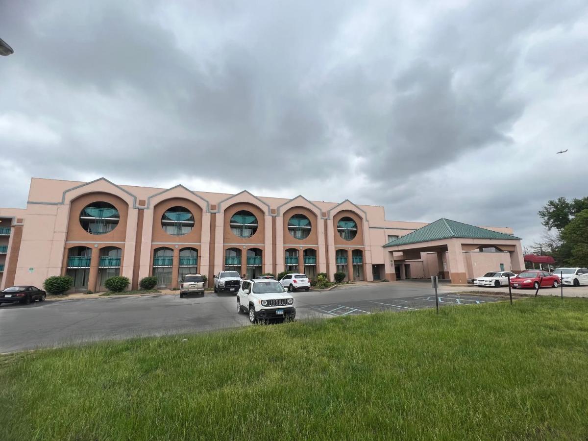 The Lodge Hotel And Banquets Bridgeton Exterior foto